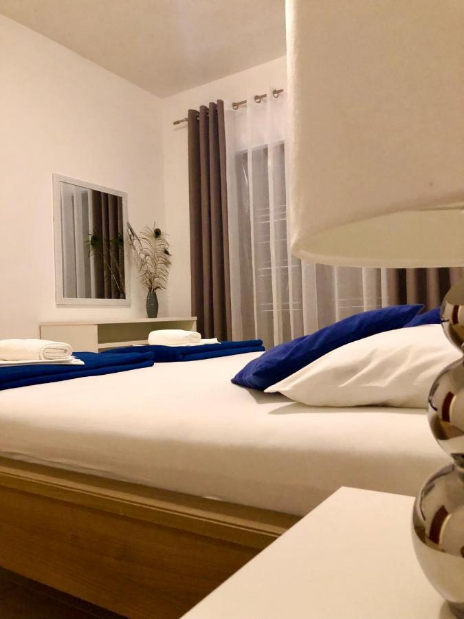 Hotel B&B Chamberlain Milna  Exteriör bild
