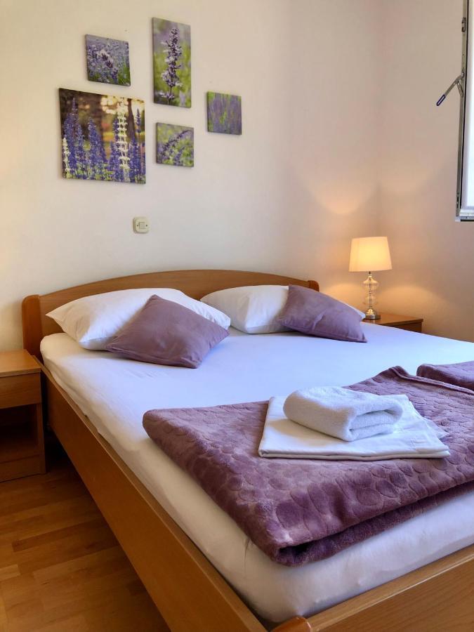 Hotel B&B Chamberlain Milna  Exteriör bild