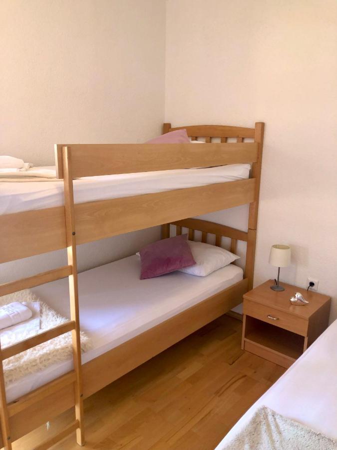 Hotel B&B Chamberlain Milna  Exteriör bild