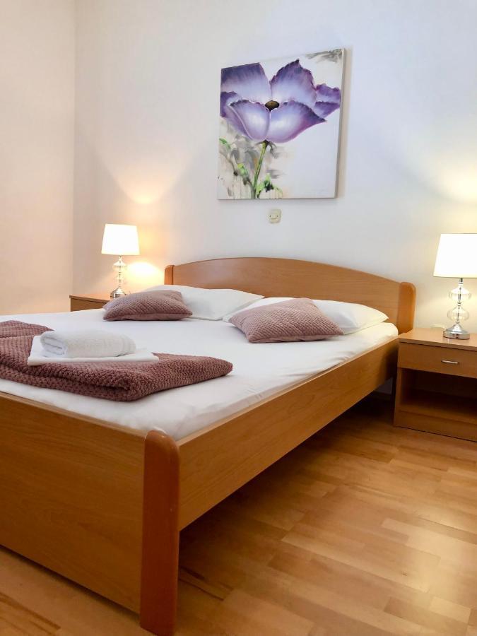 Hotel B&B Chamberlain Milna  Exteriör bild