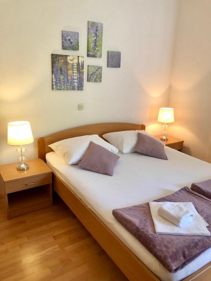 Hotel B&B Chamberlain Milna  Exteriör bild