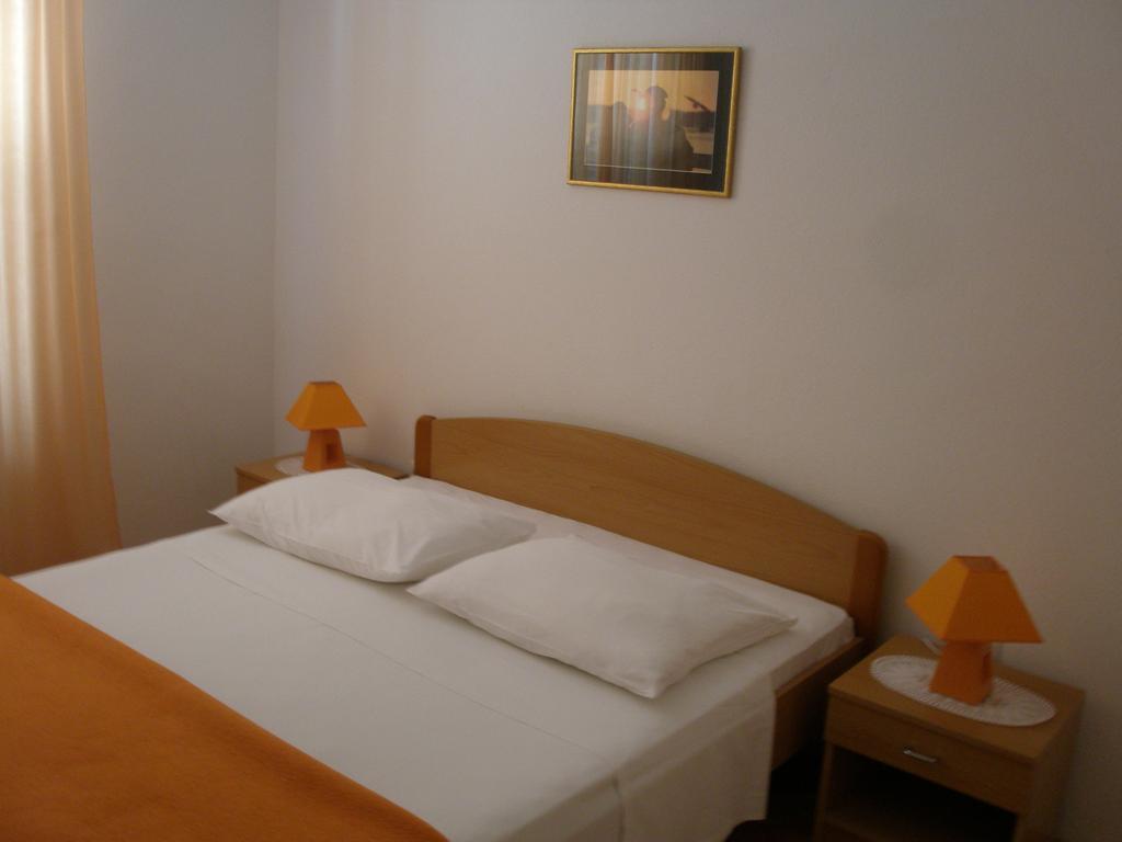 Hotel B&B Chamberlain Milna  Rum bild